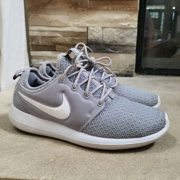 Nike Womens Roshe Two Gray White Running Shoes Sneakers Size 7 - Picture 1 of 10